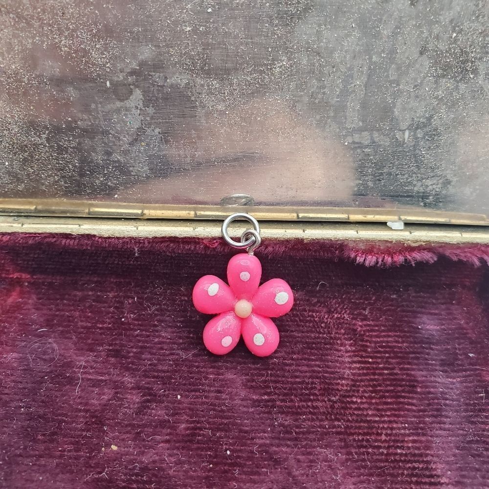 Flower power pink barbie daisy necklace‎ pendant 💗